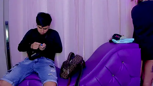 Yourslust  online show from February 14, 7:25 pm