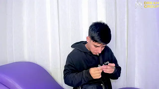 Yourslust  online show from November 2, 1:27 pm