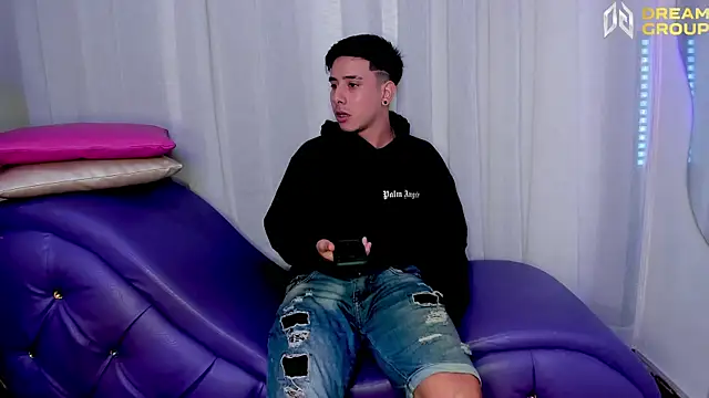 Yourslust  online show from November 1, 1:38 pm