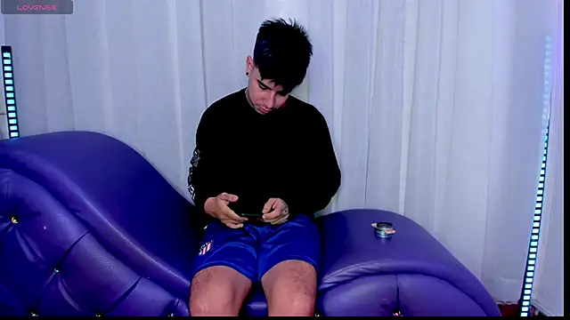 Yourslust  online show from November 15, 2:32 pm