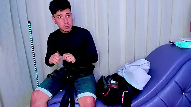 Yourslust  online show from January 7, 7:41 pm