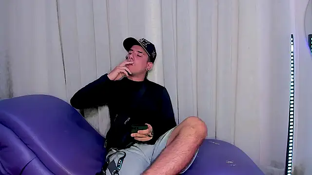 Yourslust  online show from January 15, 10:13 pm