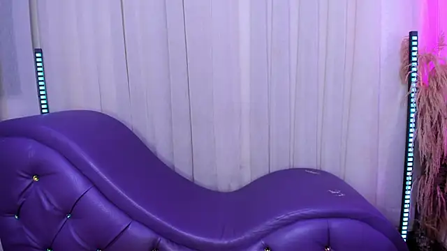 Yourslust  online show from February 7, 12:35 pm