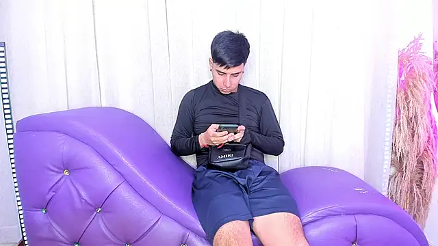 Yourslust  online show from February 5, 12:45 pm