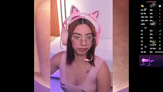Snapshot of CamilaVegas_ chatting on October 14, 1:34 pm CamilaVegas online show from October 14, 1:34 pm