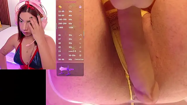 Snapshot of CamilaVegas_ chatting on October 9, 12:38 pm CamilaVegas online show from October 9, 12:38 pm