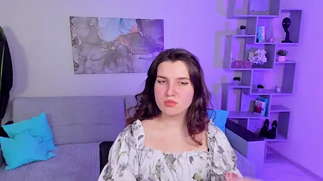 BonneyLove online show from February 12, 6:51 pm