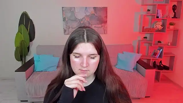 BonneyLove online show from April 13, 8:35 pm