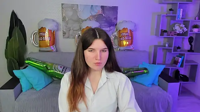 BonneyLove online show from September 30, 5:30 pm