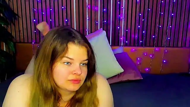 LittleNicole69 online show from June 12, 9:51 am