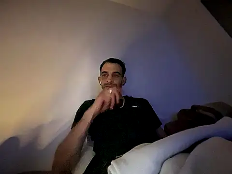 Snapshot of Rebeu313 chatting on September 26, 5:14 am Rebeu313 online show from September 26, 5:14 am