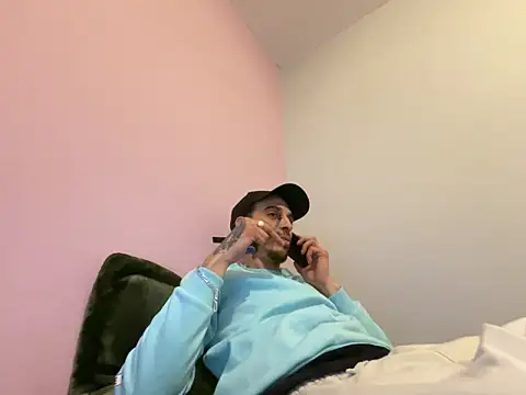 Rebeu313 online show from February 13, 12:32 am