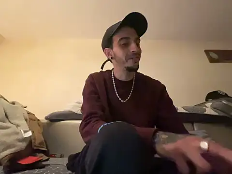 Rebeu313 online show from February 9, 8:18 pm