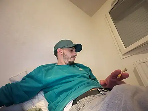 Rebeu313 online show from December 20, 9:17 pm