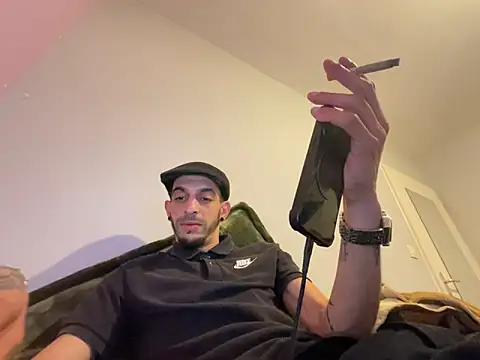 Rebeu313 online show from April 15, 11:27 pm