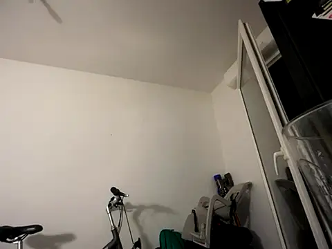 Snapshot of Rebeu313 chatting on November 12, 10:35 pm Rebeu313 online show from November 12, 10:35 pm