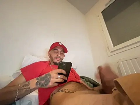 Snapshot of Rebeu313 chatting on November 20, 7:58 pm Rebeu313 online show from November 20, 7:58 pm