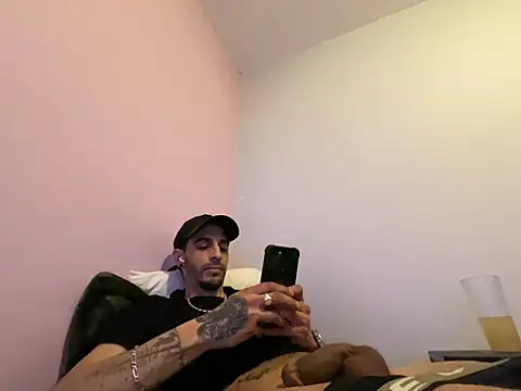 Rebeu313 online show from February 10, 11:37 pm