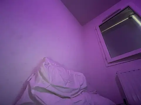 Snapshot of Rebeu313 chatting on November 21, 11:09 am Rebeu313 online show from November 21, 11:09 am