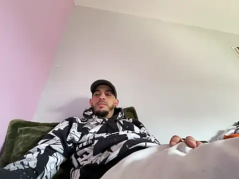 Rebeu313 online show from March 11, 10:31 am