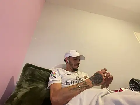 Rebeu313 online show from April 19, 3:18 am