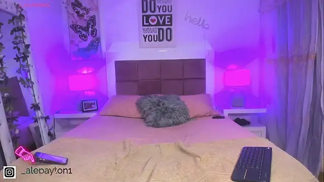 Snapshot of Alexa_paytom1 chatting on February 28, 11:48 pm Alexa paytom1 online show from February 28, 11:48 pm