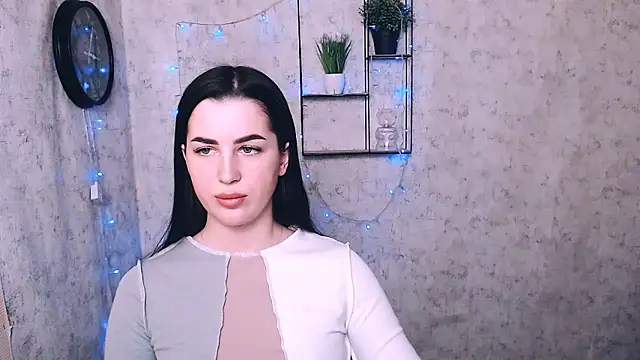 DivaKaily  online show from December 8, 8:41 am