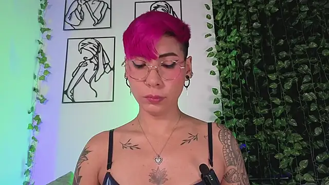 MiaMorgan  online show from January 19, 1:26 pm