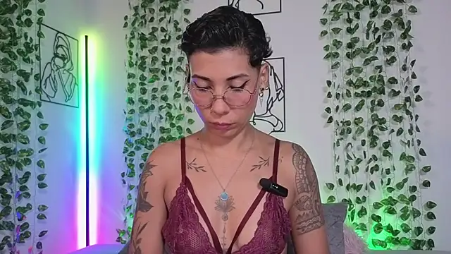 Snapshot of MiaMorgan_ chatting on June 16, 3:45 pm MiaMorgan online show from June 16, 3:45 pm
