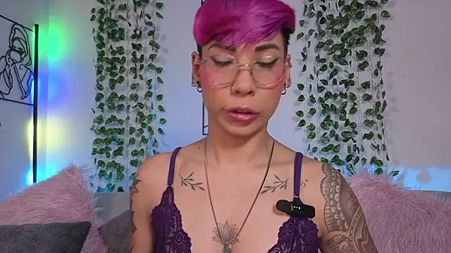 MiaMorgan  online show from March 22, 2:29 pm