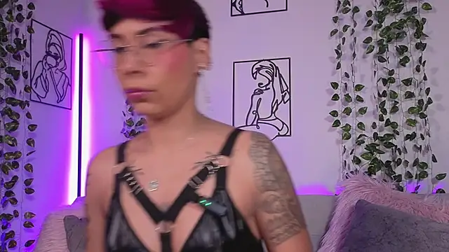 MiaMorgan  online show from March 29, 3:35 pm