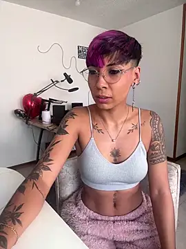 Snapshot of MiaMorgan_ chatting on May 26, 1:53 pm MiaMorgan online show from May 26, 1:53 pm