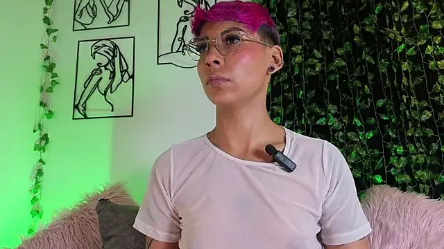 MiaMorgan  online show from October 29, 1:10 pm