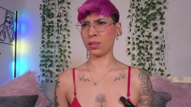 MiaMorgan  online show from March 24, 1:55 pm