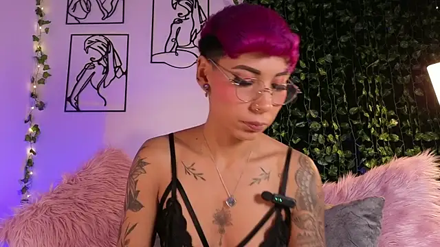 MiaMorgan  online show from October 8, 2:18 pm
