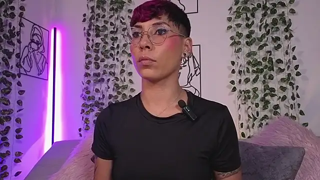 Snapshot of MiaMorgan_ chatting on May 5, 3:26 pm MiaMorgan online show from May 5, 3:26 pm