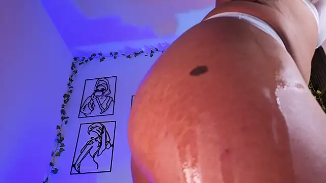 MiaMorgan  online show from October 18, 1:24 pm