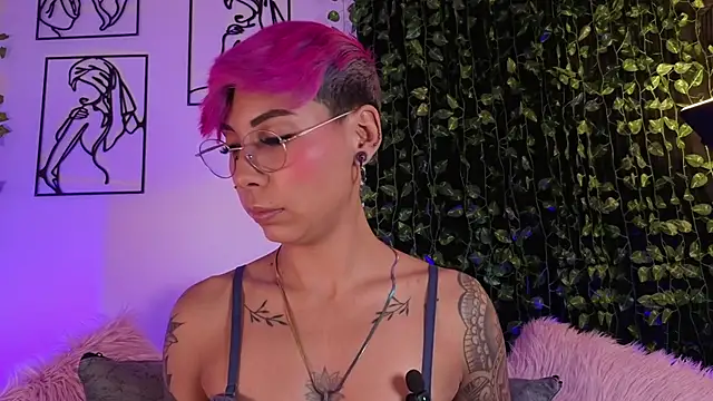 MiaMorgan  online show from November 5, 1:36 pm