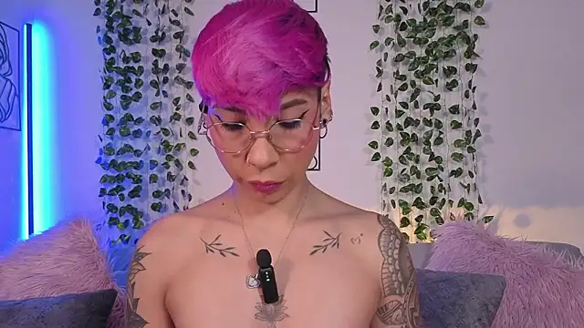 MiaMorgan  online show from March 20, 3:13 pm