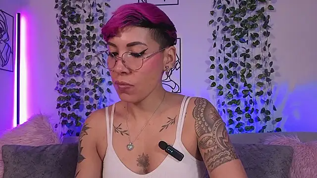 MiaMorgan  online show from March 15, 1:51 pm