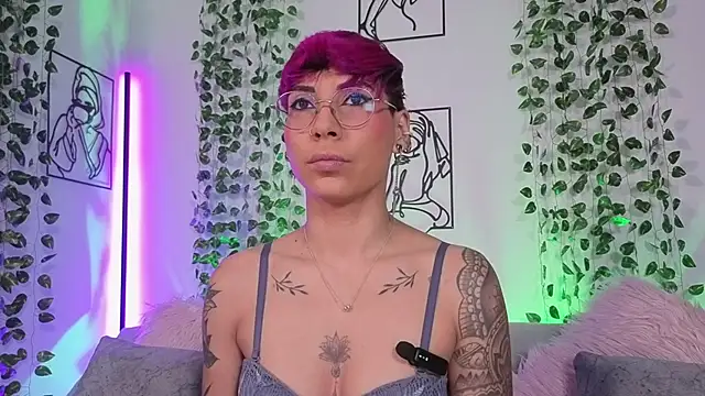 MiaMorgan  online show from April 17, 2:42 pm