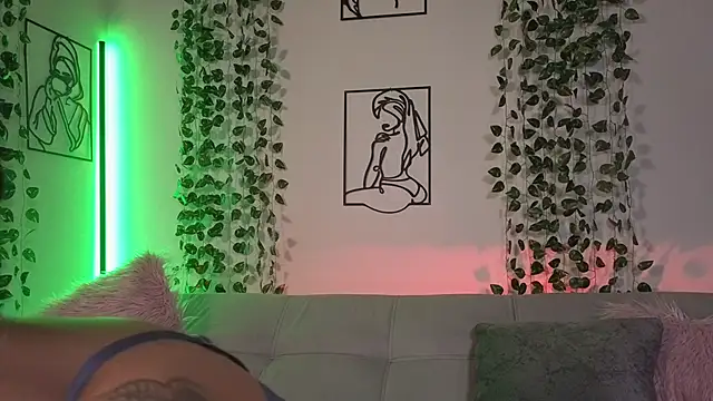 MiaMorgan  online show from March 18, 1:46 pm