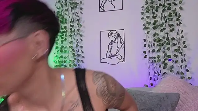 MiaMorgan  online show from April 9, 2:01 pm