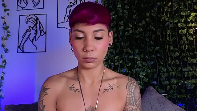 MiaMorgan  online show from November 7, 1:26 pm