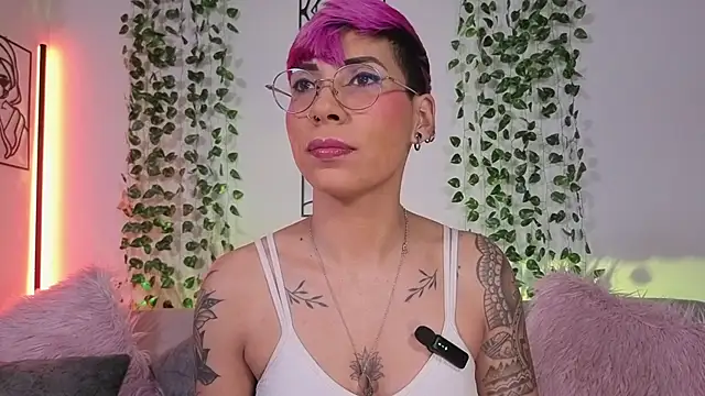 MiaMorgan  online show from March 21, 1:04 pm