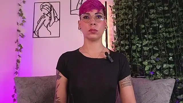 MiaMorgan  online show from February 8, 2:15 pm