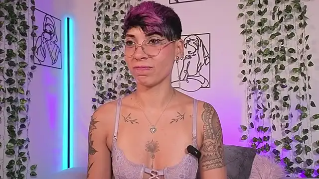 Snapshot of MiaMorgan_ chatting on June 20, 2:55 pm MiaMorgan online show from June 20, 2:55 pm
