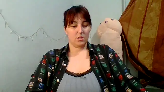 Snapshot of MiaStika chatting on September 28, 4:14 pm MiaStika online show from September 28, 4:14 pm