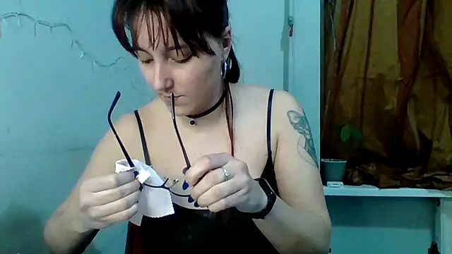 Snapshot of MiaStika chatting on February 24, 7:30 pm MiaStika online show from February 24, 7:30 pm