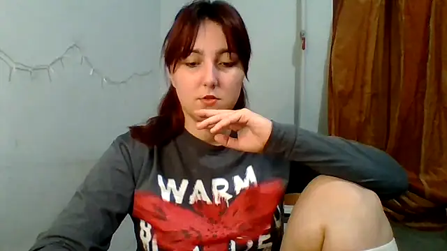 Snapshot of MiaStika chatting on October 4, 4:52 pm MiaStika online show from October 4, 4:52 pm